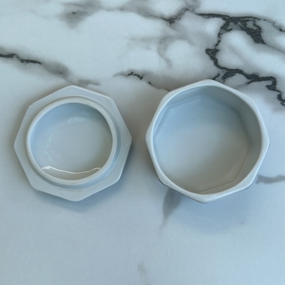 Vintage Porcelain Otagiri Kimiko Ikeda Japan Seashell Print Lidded Trinket Box - Picture 4 of 5